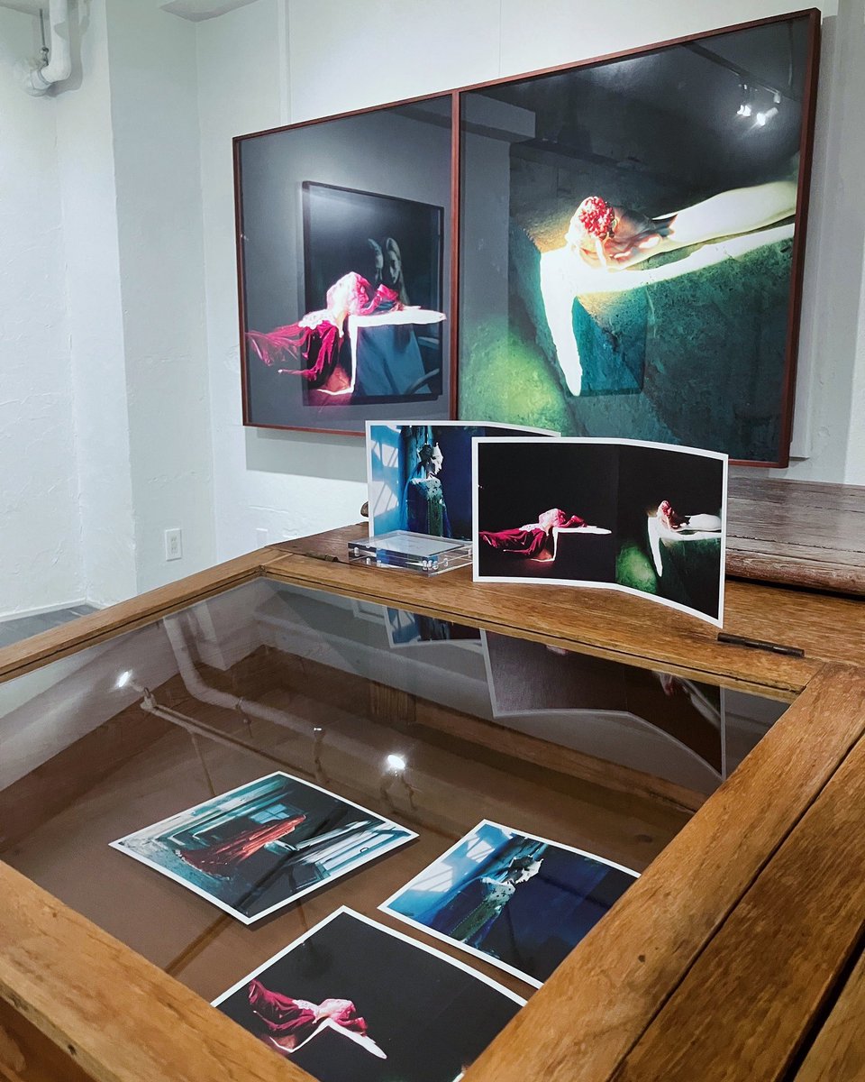 残すところあと4日間✨今週末9/7まで✨
LIBRIS KOBACO六周年記念特別展示山元彩香写真展『Sand, Water and Dust』@ayakayamamotoo
LIBRIS KOBACOでは3年ぶり！
ポスターサイン入り会場特別価格販売中✍️
© Ayaka Yamamoto Courtesy of Taka Ishii Gallery Photography / Film
#山元彩香
#LIBRISKOBACO