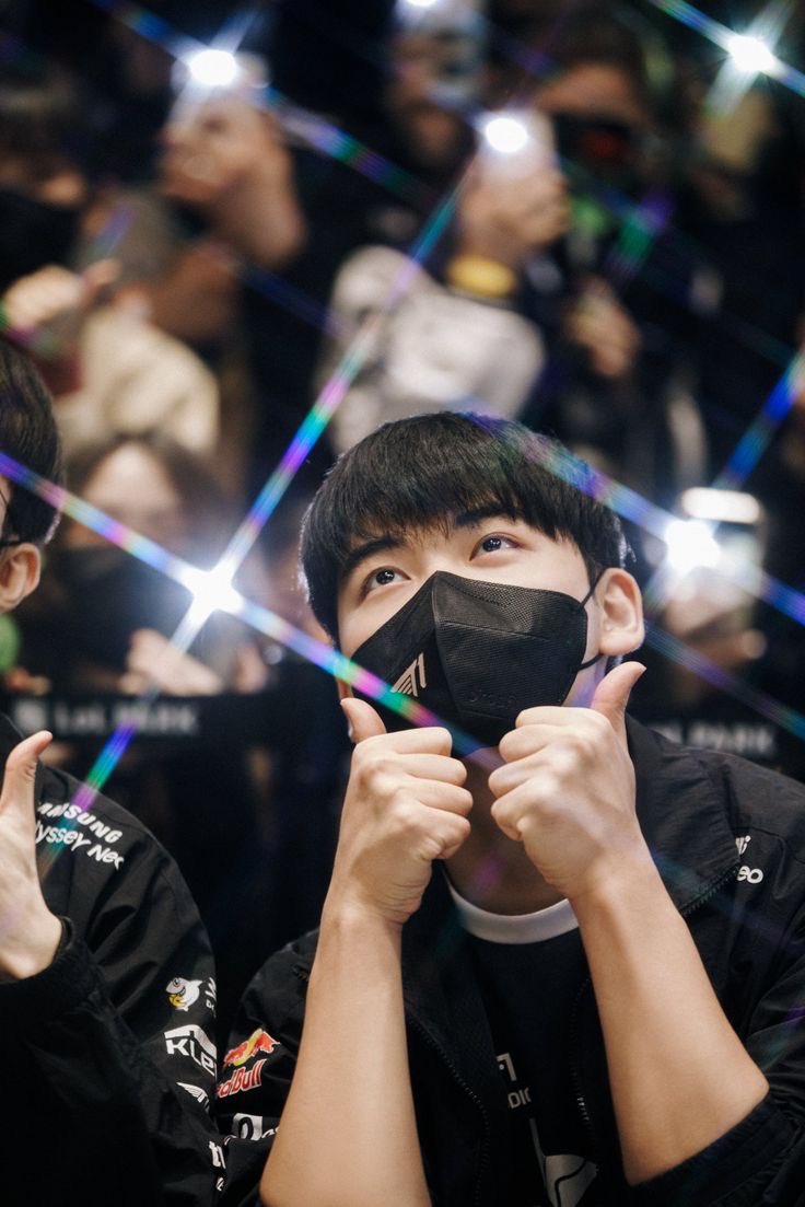 WE STAND FOR GUMAYUSI 🙌

#HappyGuma5thdebut
#구마유시
<a href="/gumayusi_min/">이민형</a>