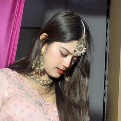 Anshiyadav_'s tweet image. तुम्हें पता है? मेरे हाथ की लकीरों में,,
तुम्हारे नाम के सारे हर्फ़ बनते हैं...!!
#NewProfilePic