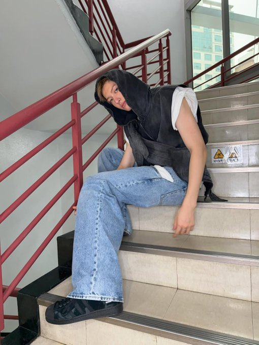 madtinpark's tweet photo. y’all cheer like crazy, i perform like my life depends on it, and then boom—backstage reality: me missing the stage and fans already. https://t.co/2F1MfNl7yP