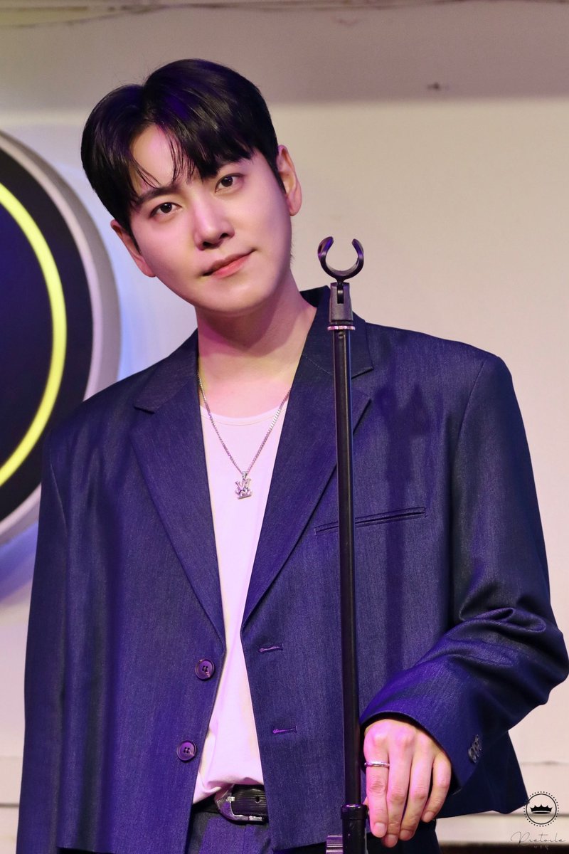 __raetoile__'s tweet photo. 250829 ์ธ๋จธ๋์ ํฌ๋ฏธํ
๋ํ๋ฏผ๊ตญ์ ๊น๋ํ ๋ณด์ ๊ตญโฆ..๐ฐ๐ท
๋ถ๋ฝ๋คโฆ.๐คฆ๐ปโโ๏ธโค๏ธโ๐ฅ
#ํฌ์ปค์ฆ #๋ํ #๊น๋ํ #RAEHYUN #FCUZ
(@fogus68 ) https://t.co/8HDKovn3y9