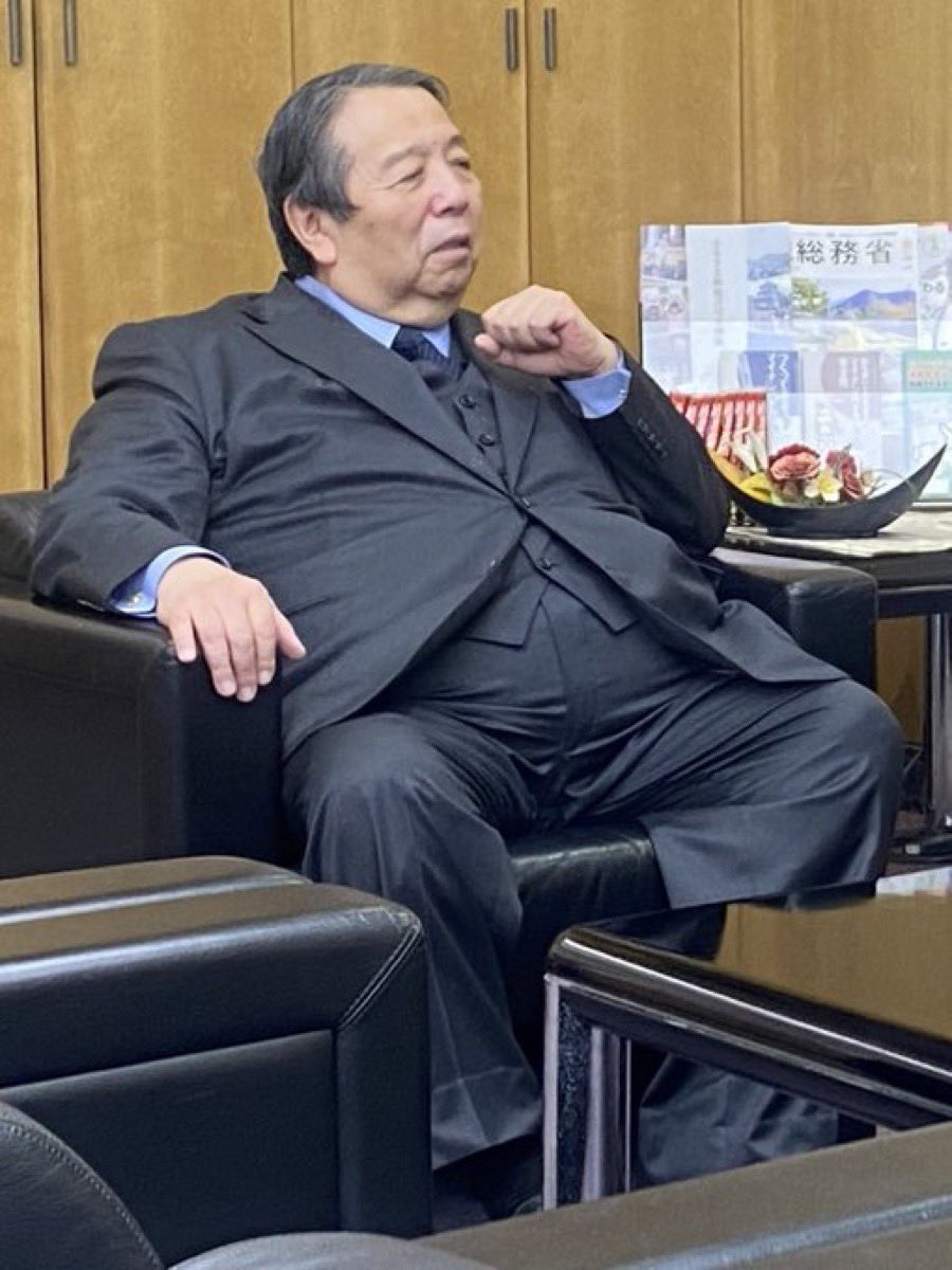 村上誠一郎
総理大臣になって欲しいですか？
①絶対に無理
②なって欲しい
③その他