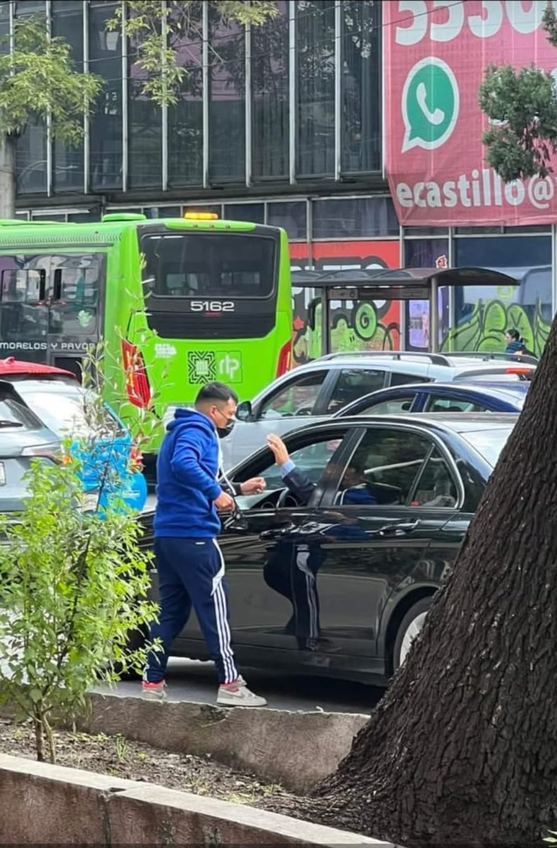 🚨 Asalto con arma en plena vía pública 🚨

Durante la tarde de ayer, un sujeto armado asaltó a transeúntes en la esquina de Av. Patriotismo y Benjamín Franklin  .

Hasta el momento, no hay reportes de detenidos ni heridos.