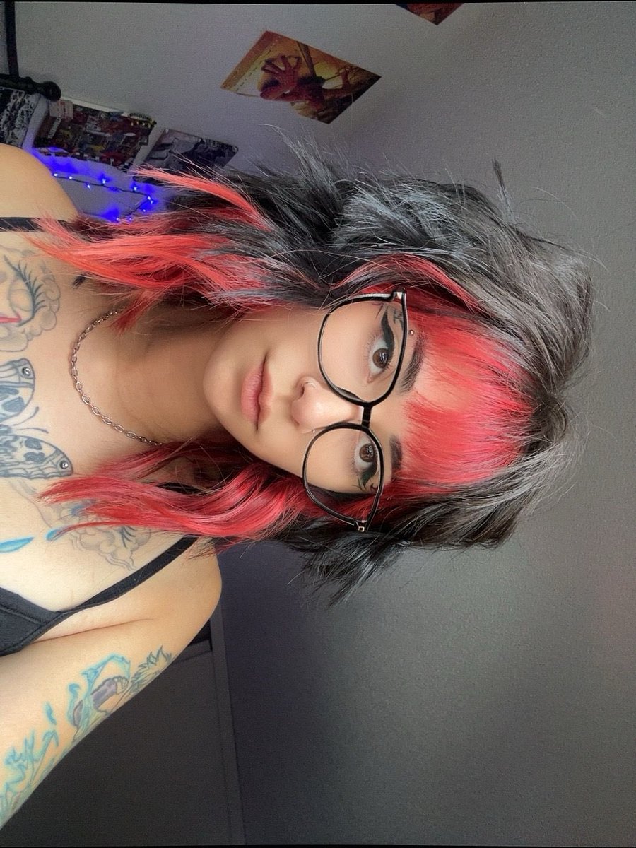 Loving how innocent these glasses make me look 🥴