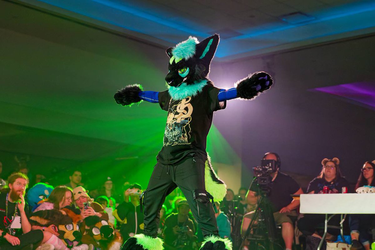 who migrating they furries this weekend. i know i am. im only bringing this guy tho 😎 soooo come find me if you want