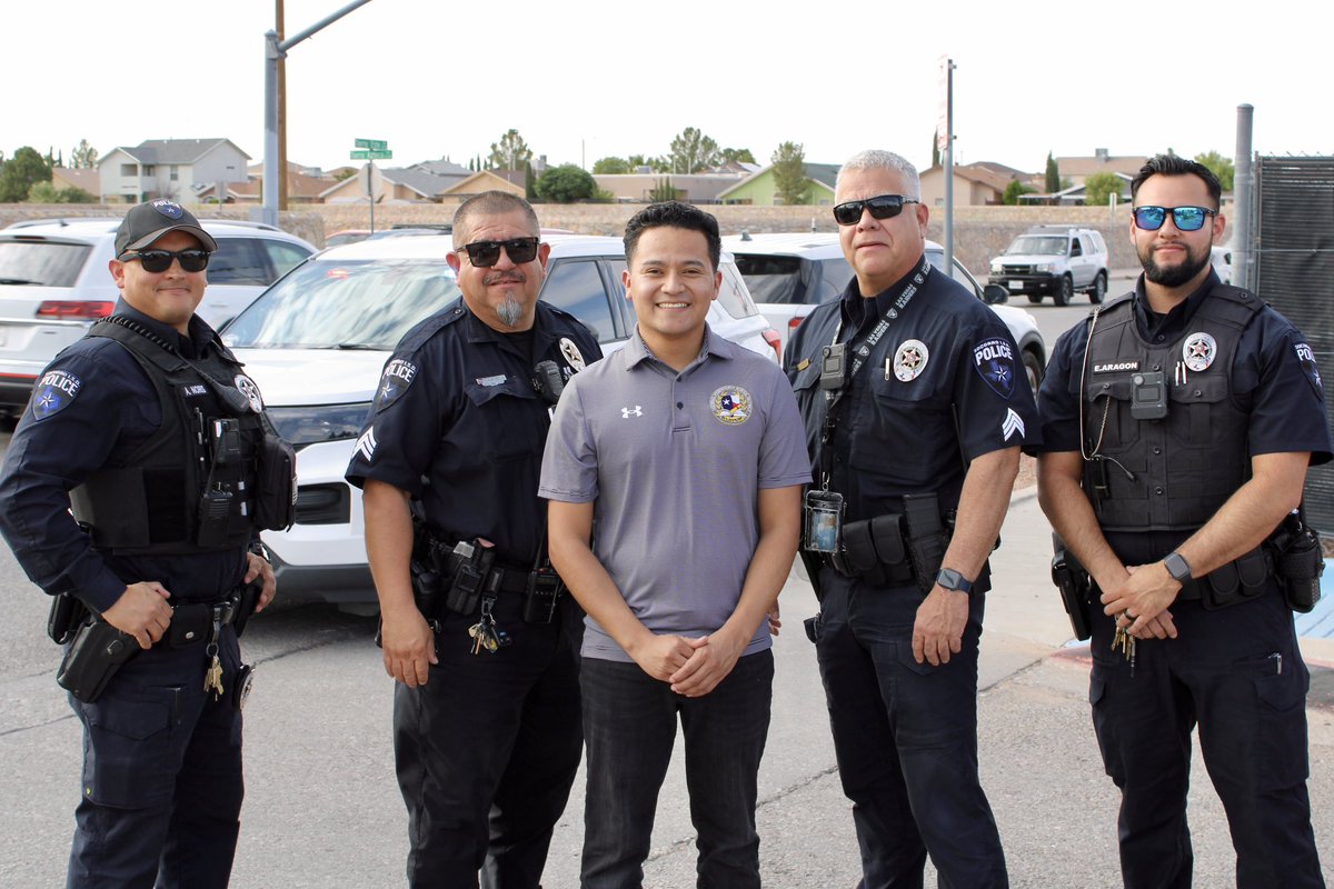 MannyEPTX's tweet image. Kicked off El Dorado High School’s Homecoming Week with today’s parade! 🎉 Excited to see the “Empire of Legends: Heroes vs. Villains” spirit come alive. 🌟 #AztecPride 

@ElDorado_Aztecs