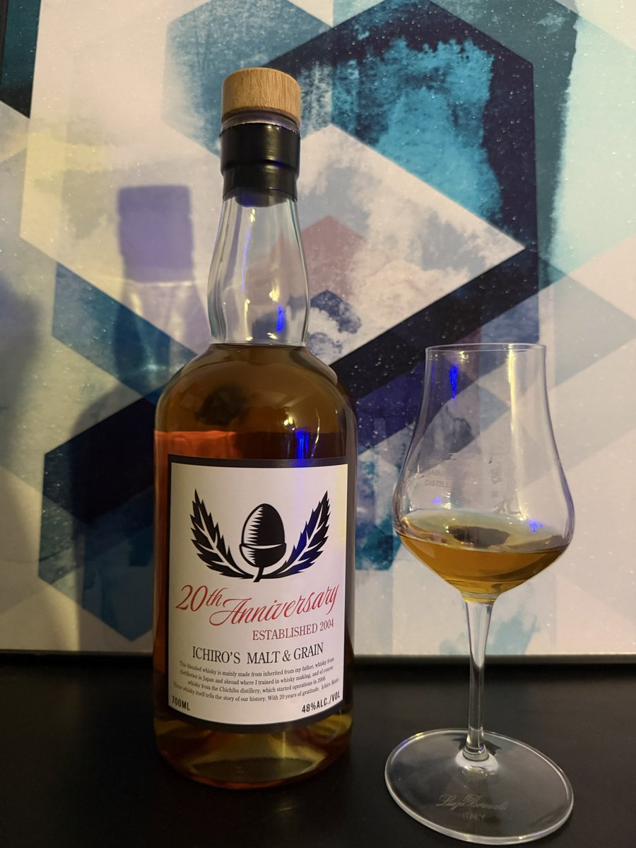 こちらはイチローズモルト20周年のバッチ8ですね。水楢っぽい糖蜜、ドライフルーツ、ちょい酸味のある蜂蜜、ややスパイシーで刺激的な辛口。開栓直後のせいか、全体的に穏やかすぎて特徴がなく、もう少し様子見かな。
