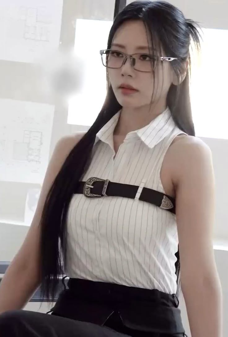 🔔 #JIU, #SUA, #YOOHYEON &amp; #DAMI at 2026 S/S Seoul Fashion Week 

🗓 250905 (sep 5)
🐥 SUA #수아 
⏰️ 1pm

🗓 250907 (sep 7)
🐶 YOOHYEON #유현 &amp; 🐼 DAMI #다미
⏰️ 12:30pm
🐰 JIU #지유 
⏰️ 3:30pm

#Dreamcatcher #드림캐쳐 #UAU #유아유