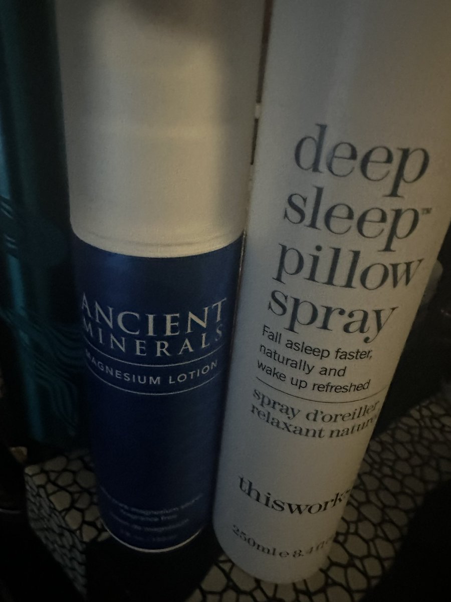 Mi terapia nocturna: ese spray en mi almohada, y el magnesio embarrado 😴
Buenas noches!🌙