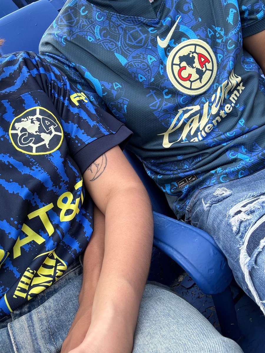 romaar222's tweet photo. que viva mi novio y el américa❤️❤️ https://t.co/PzpFvtmSrd