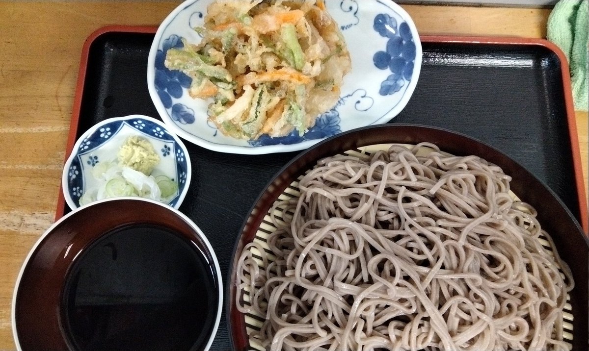 お昼ご飯　久しぶりのざるそば超大盛り