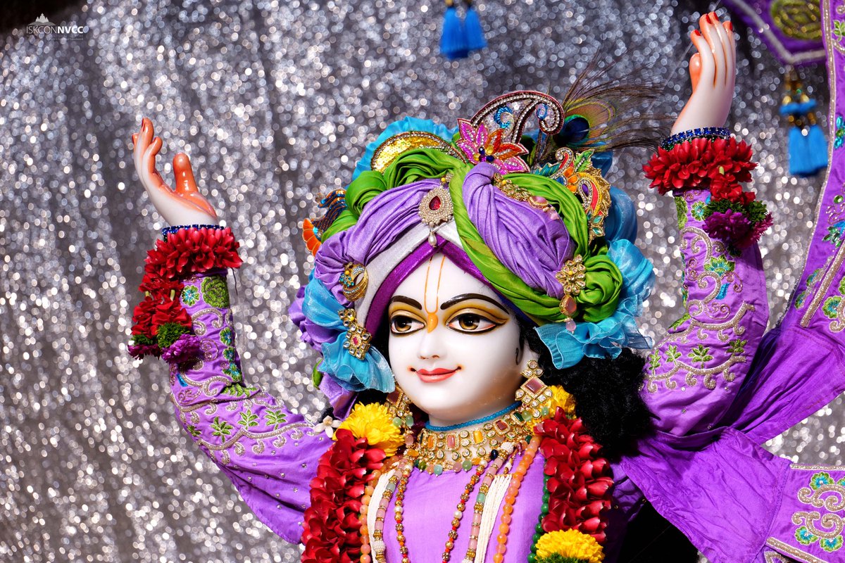 ISKCONPune's tweet photo. 🙏🏽Today's Darshan 📿 🗓04-09-2025🙏
🌷Sri Sri Gaur Nitai🌷
🚩@ISKCONNVCCPune🚩
.
.
#ISKCON #ISKCONNVCC #ISKCONNVCCPune #ISKCONPune
#4thseptember #4thseptember2025 #Thursday #Vrindavan
#Harinaamsankirtan #Radheshyamdas #Radheradhe
#Sankirtan #Kirtan #Mayapur #Prabhupada https://t.co/zvYFk4dMZ2