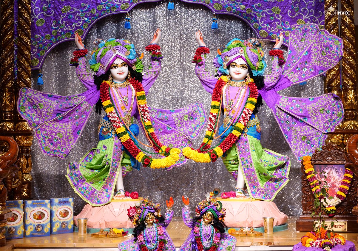 ISKCONPune's tweet photo. 🙏🏽Today's Darshan 📿 🗓04-09-2025🙏
🌷Sri Sri Gaur Nitai🌷
🚩@ISKCONNVCCPune🚩
.
.
#ISKCON #ISKCONNVCC #ISKCONNVCCPune #ISKCONPune
#4thseptember #4thseptember2025 #Thursday #Vrindavan
#Harinaamsankirtan #Radheshyamdas #Radheradhe
#Sankirtan #Kirtan #Mayapur #Prabhupada https://t.co/zvYFk4dMZ2