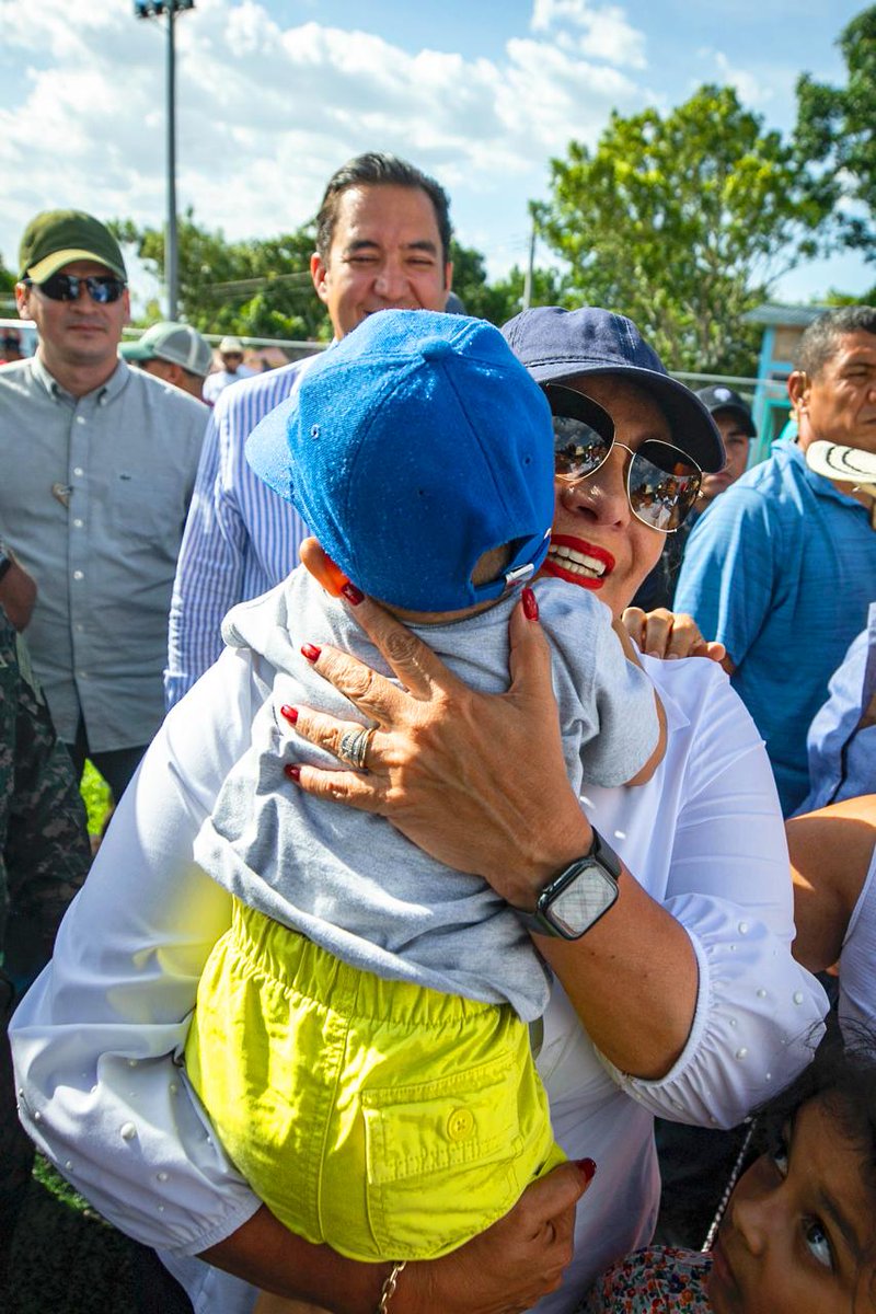 carlosjestrada's tweet photo. 🌱🌻♥️😍 #Refundar https://t.co/MJfjEIZIHI
