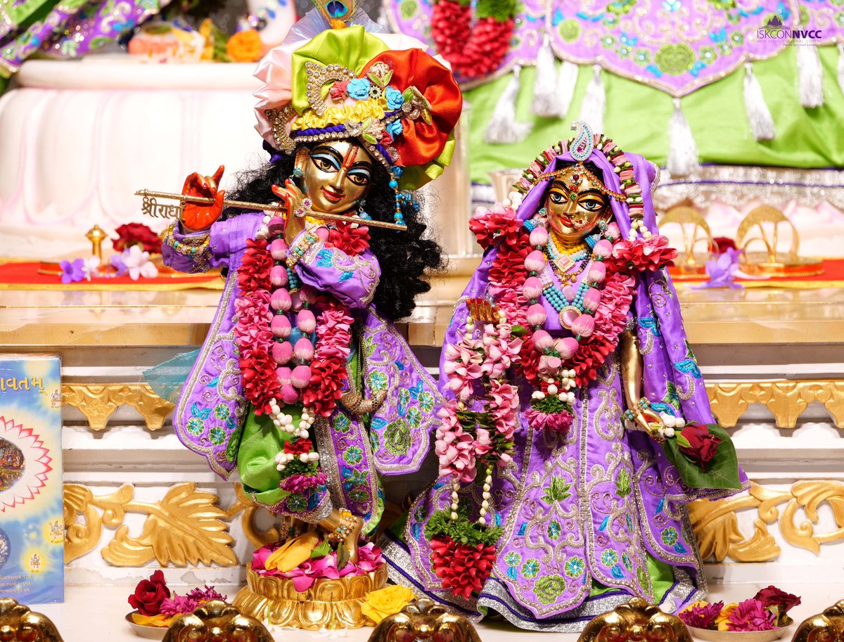 ISKCONPune's tweet photo. 🙏🏽Today's Darshan 📿 🗓04-09-2025🙏
🌷Sri Sri Radhavrindavanchandra🌷
🚩@ISKCONNVCCPune🚩
.
.
#ISKCON #ISKCONNVCC #ISKCONNVCCPune #ISKCONPune
#4thseptember #4thseptember2025 #Thursday #Vrindavan
#Harinaamsankirtan #Radheshyamdas #Radheradhe
#Sankirtan #Kirtan #Mayapur https://t.co/NwdGkKzDUb