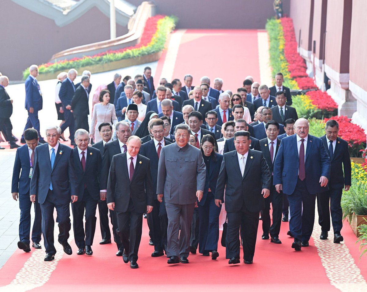 سنا ہے ادھر پٹواریوں کا لیلا بھی تھا کدھر گیا نظر نہیں آرہا