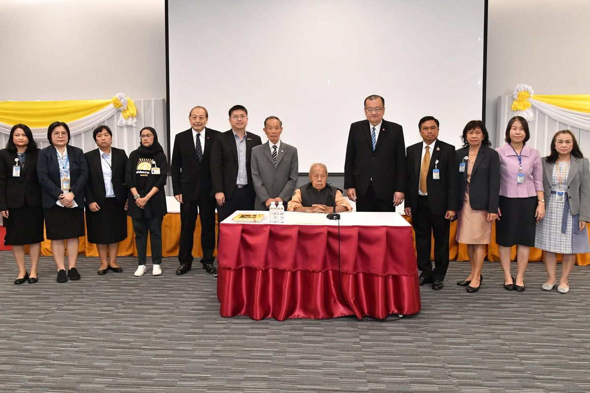 prparliament's tweet image. นายณัฏฐกฤษฎ์ วงศ์เจริญ รองเลขาธิการสภาผู้แทนราษฎร  เป็นประธานในพิธีเปิดโครงการ #LibraryTalk #แบ่งปันความรู้ผ่านคลังสารสนเทศรัฐภา กิจกรรมที่ 1 การบรรยายและเสวนา เรื่อง #ปรีดีพนมยงค์ เลขาธิการสภาผู้แทนราษฎรคนแรกของไทย web.parliament.go.th/view/9/news_de…