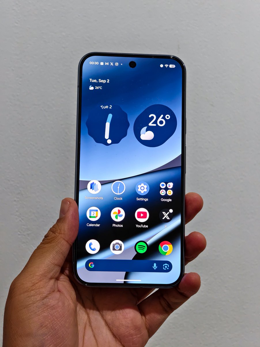 sondesix's tweet image. After 4 days with the Google Pixel 10 Pro XL, all I can say is...

HOLY MICRO-STUTTERS.

I haven&apos;t even seen modern upper mid-range phones suffering from microlags this often, tbh.

And this is a flagship phone.