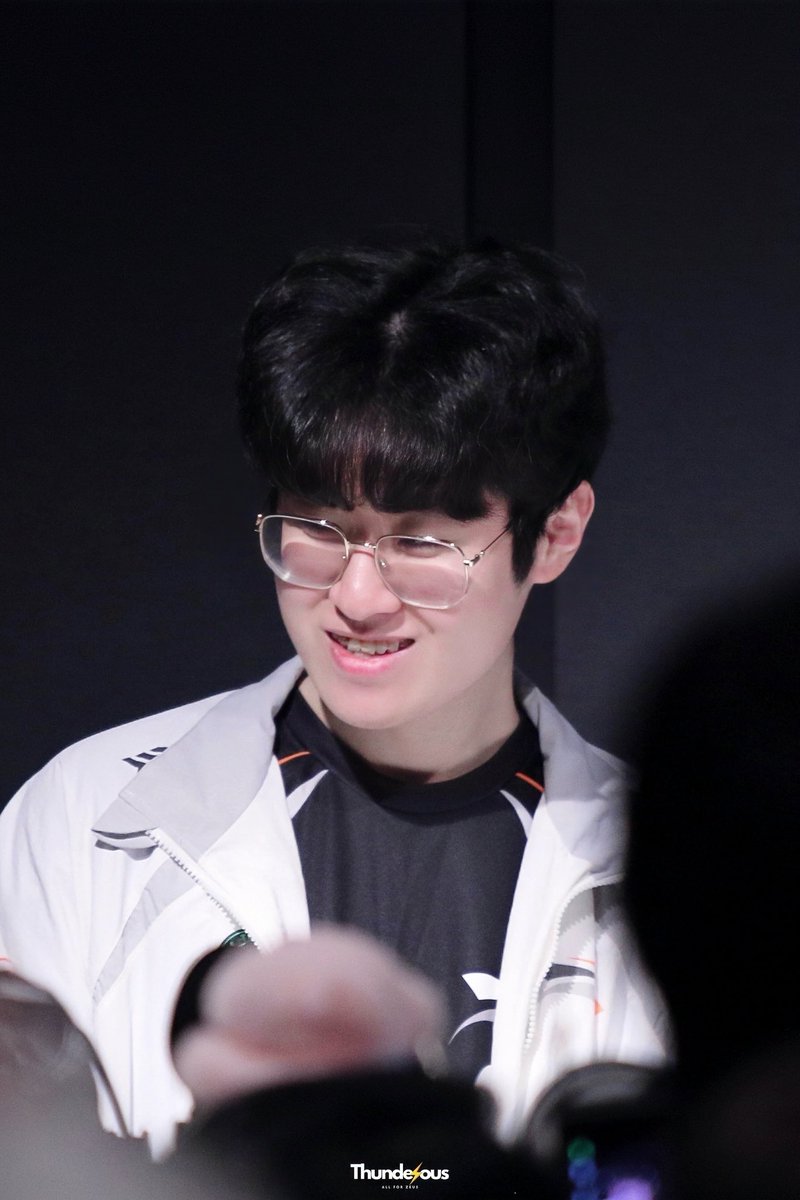 250829 LCK HLE vs NS 승리팬미

우제초이 최고야~⚡️🧡

#Zeus #제우스 #최우제 #HLEWIN