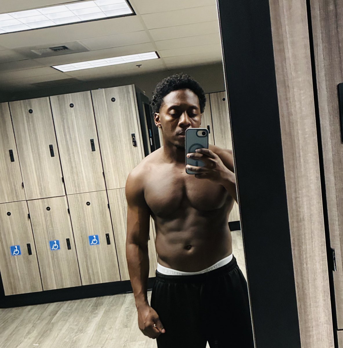 Bagoveryou's tweet photo. Been in the gym lately 🫡 https://t.co/bxyDK9NZ7V