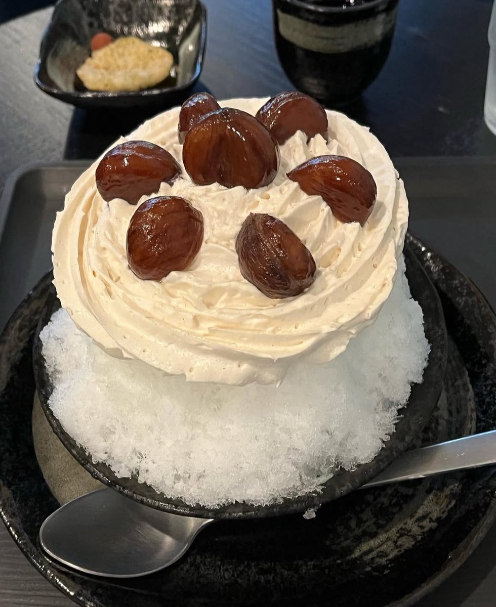 9月に入りました😊
ジャジャーン🎉
栗のエスプーマかき氷始まりました🌰
ぜひご賞味あれ✨✨✨
#カフェドリアリティ
#栗のエスプーマかき氷
#岐阜フラワーケーキ専門店
#遠方発送