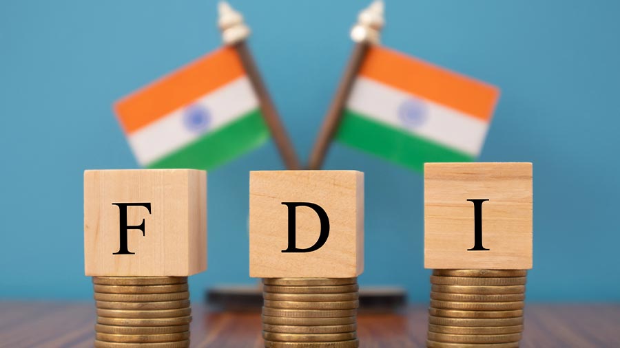 IndiaBriefing's tweet image. India’s #GrossFDI surged to $9.2B in June 2025 from $7B in May, with US, Cyprus, and Singapore driving over 75% of inflows, per RBI’s Aug 28 bulletin. #NetFDI dropped 52% to $1B from $2.2B in June 2024 due to rising outward FDI.

Stay compliant ⤵️
ow.ly/aSHl50WQ5r1