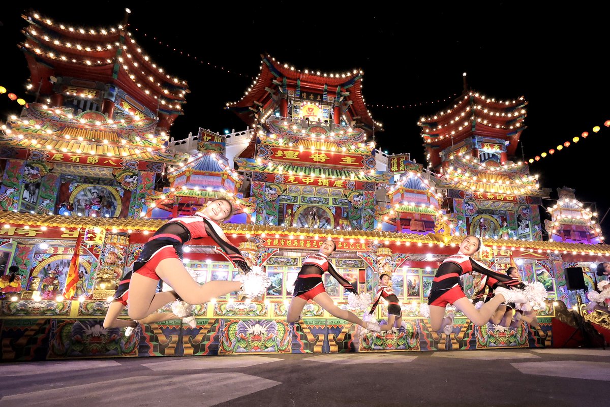 基隆市の主普壇で「#鶏籠中元祭」の重要な儀式の一つである「開燈放彩