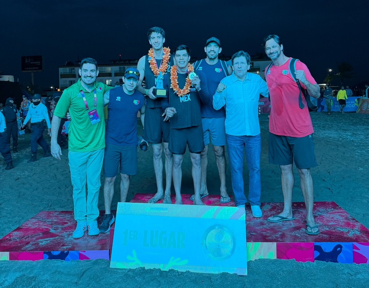 No último final de semana, conquistamos mais um título na temporada com a seleção masculina de vôlei de praia do México. Jogando em casa, em Manzanillo, vencemos a equipe do Canadá na final por 2 x 0.
A temporada de 2025 tem sido especial, 3 títulos continentais em 6 disputados.
