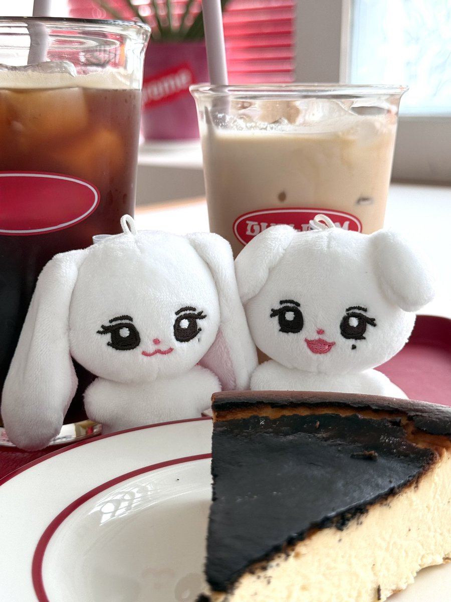 식후엔 디저트!🍫🍓☕️💖

#작고귀여운프링벸구
#CutiepieFreengBeckgu
#ฟรีนเบค #FreenBecky