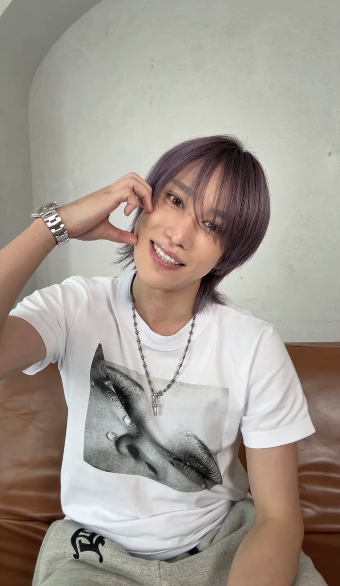 kmf245104199's tweet image. ちゃっかり全部見た（~_～）
改めて10万人おめでとう💫🩵
（おまうるとかデカイネックレスの人とか言われてるけど本当にいちばんメロくて沼だと思っているのでもっともっとアイドル千賀健永が広まりますように)
 #いつもココロに千ちゅーぶ #千賀健永