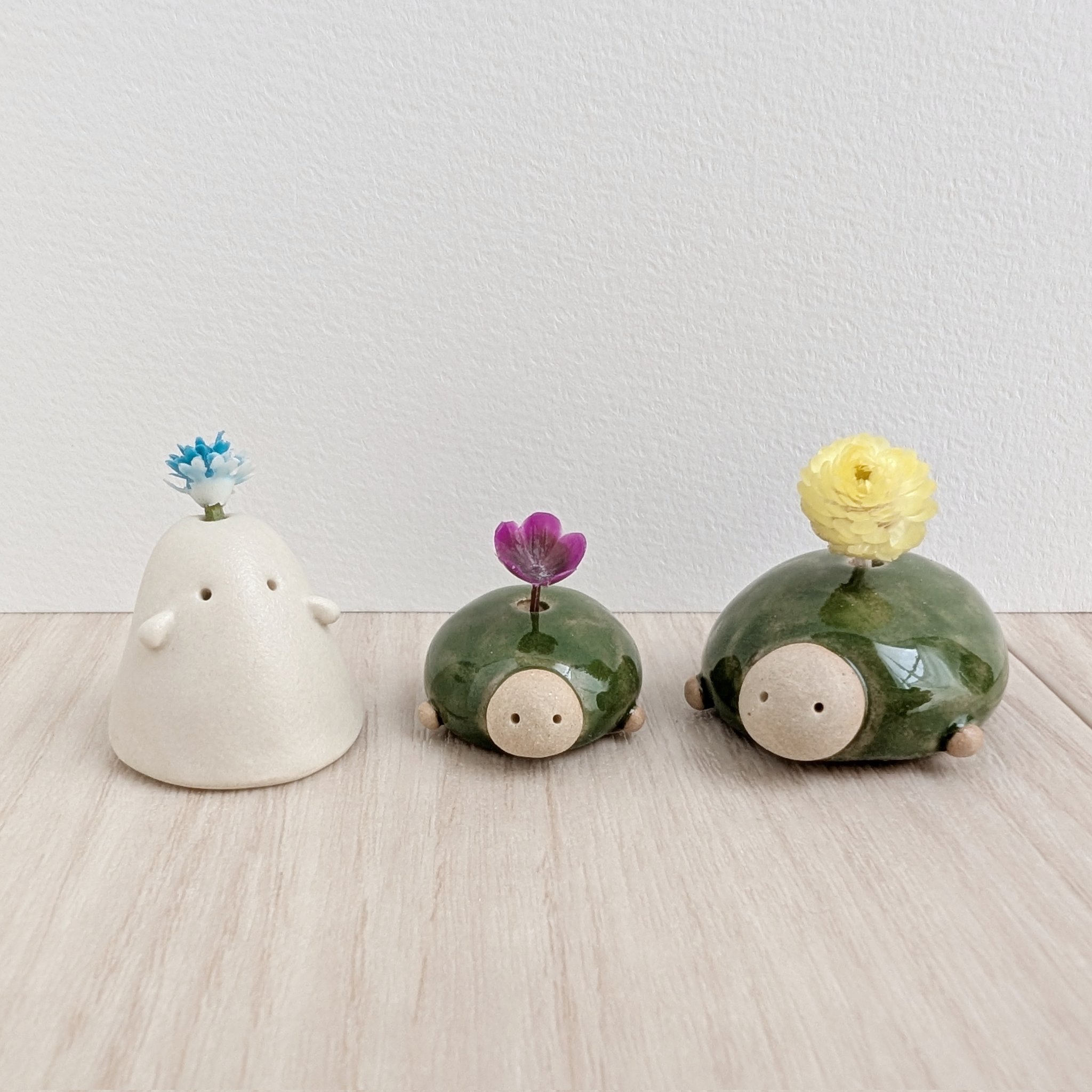 ハンドメイドうめ つまみ細工〉梅大輪の2way(一輪・サンゴ) | iichi 日々の暮らし