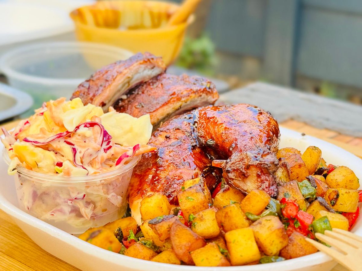 CookingSoulsa's tweet image. Hello beautiful September 🌼🌱 as we prepare our menus with bold smoky delicious flavours to tease and please your happy appetites at the @DeliciousFestSA #helloseptember❤️ #festivalseason #smokedchicken #goodfood #greatmusic #springtime #ribs #tradersacademy #delicious