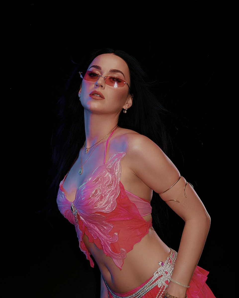 jvinix_'s tweet photo. @katyperry single photoshoot https://t.co/oFc0Lt5iqJ