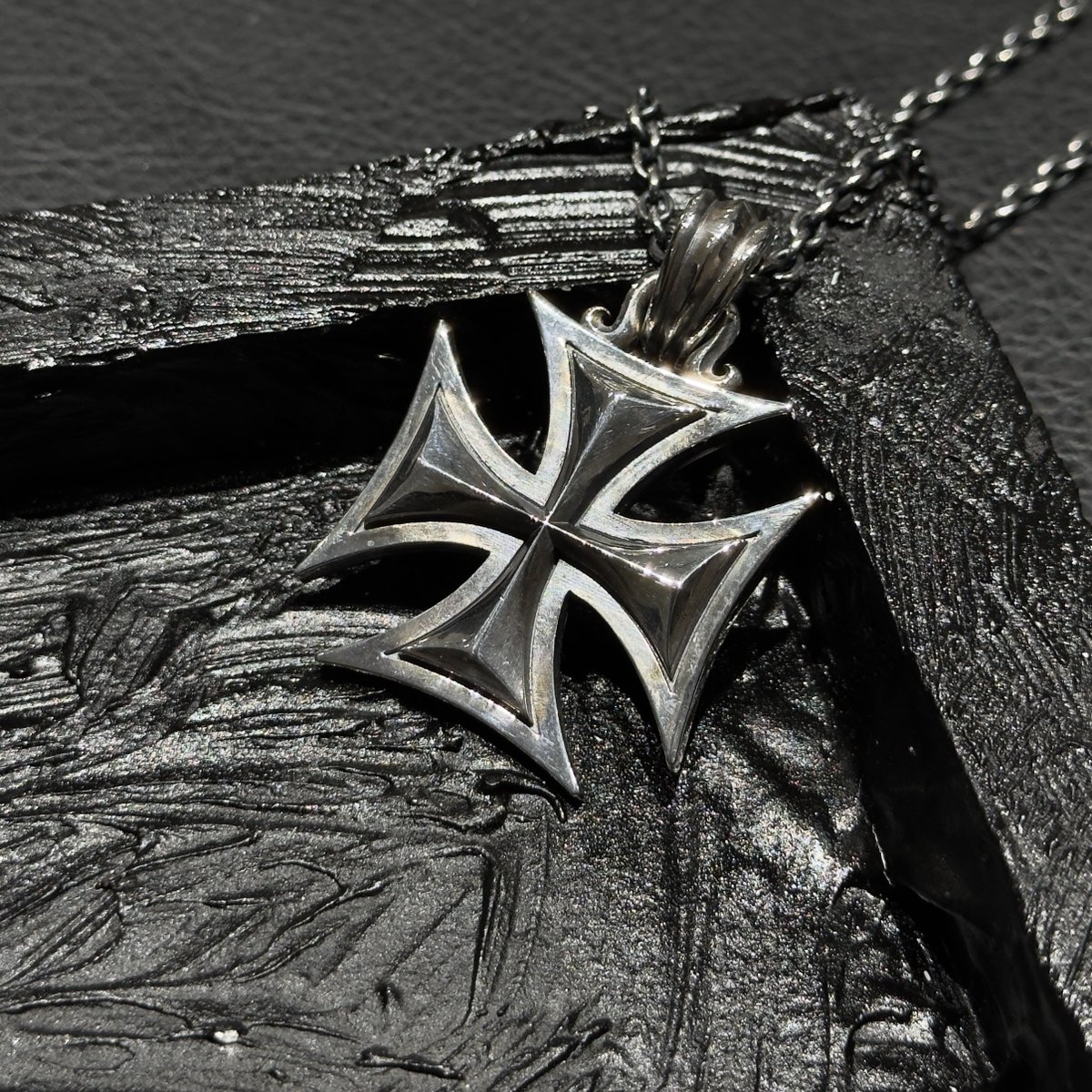 ソリッドアイアンクロス：40mm