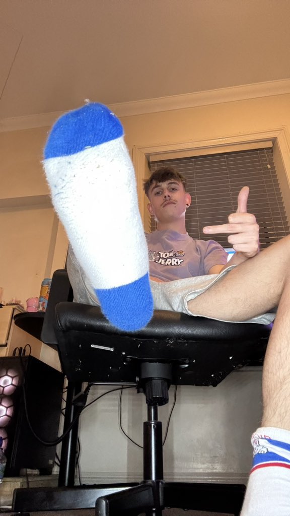 #FootMaster <a href="/debt4grey/">Cashmaster Grey - Findom 🇬🇧</a> 

🧦🦶🧦

#MasterOfTheDay #FindomFeet
