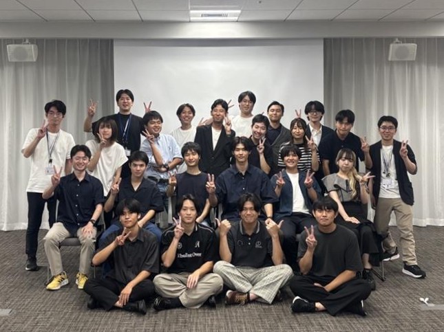 ＼2weekインターンシップを開催しました！🎉／ 
TDCソフトでは、全国から集まった20名の学生を迎え、実務に近い開発経験や、現役社員との交流を通じて、ITエンジニアのリアルな働き方を体験いただきました✨

今回のプログラム内容はこちら👇 
💻 Python研修・API講義・コンテナ技術の学習 
📚