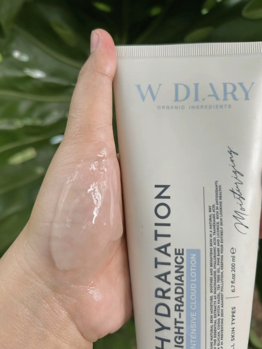 Dongphiwdee's tweet photo. #WDiary LIGHT-RADIANCE INTENSIVE CLOUD LOTION
โลชั่นบำรุงผิว เน้นชุ่มชื่น เติมน้ำให้ผิว ผิวแข็งแรง ปลอบประโลมและฟื้นฟูผิว ลดอุณหภูมิผิว ลดการอักเสบ ลดระคายเคือง พร้อมปรับผิวให้สว่างกระจ่างใส ต้านอนุมูลอิสระ ผิวแห้งแบบฉัน เลิฟเลยยย❤️😍#ใช้ดีบอกต่อ https://t.co/pjVBAfJ0YV