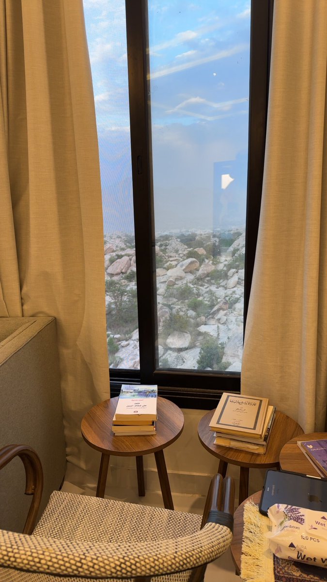 #صباح_الخير_والسعاده 
#رسالة_اليوم 

كلّ يومٍ أعيشه هو هدية من الله ولن أضيعه بالقلق من المستقبل أو الحسرة على الماضي.

   غازي القصيبي