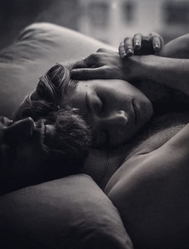 EN 
MIS 
SUEÑOS 
ERES 
TAN REAL.

✨L.S.B.✨