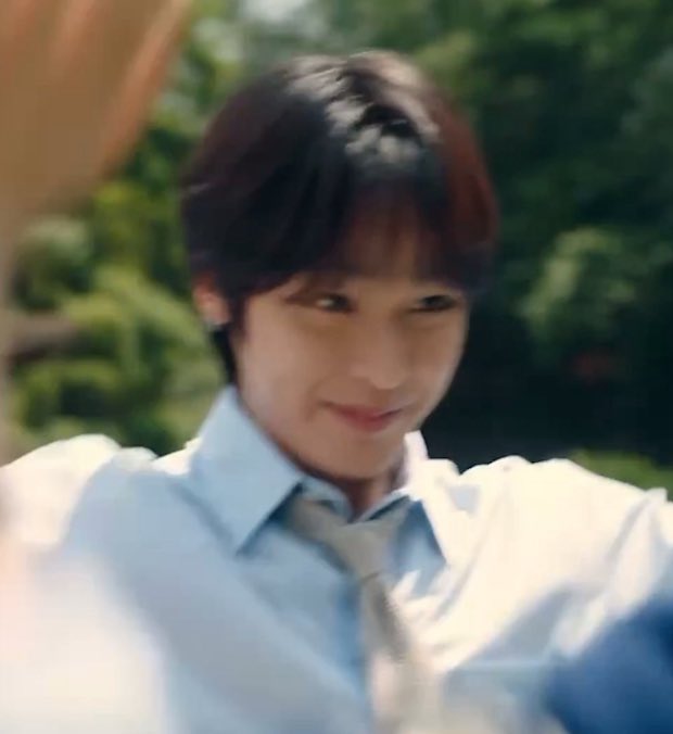 eikezel's tweet image. Prestasi hari ini: nggak nangis di ruang sidang. Pa, Ma, hari ini anaknya unofficially sarjana 🎓