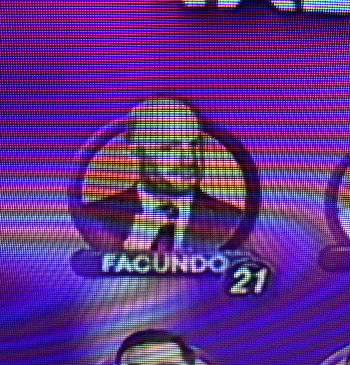yo pensando que le caigo bien a mis amigos 

#LaCasaDeLosFamososMx