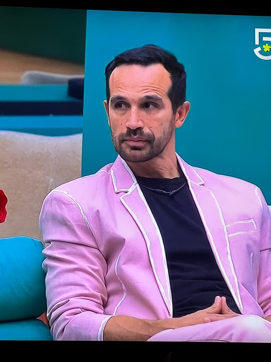 Aquí va podemos ver cuadro por cuadro como Guana se da cuenta que hundió a su cuarto con su estrategia #LCDFMX3 #LaCasaDeLosFamososMéxico #LaCasaDeLosFamosososMx3