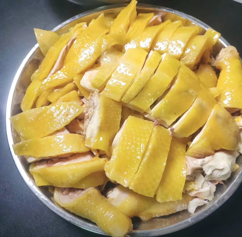 今天吃白切鸡！