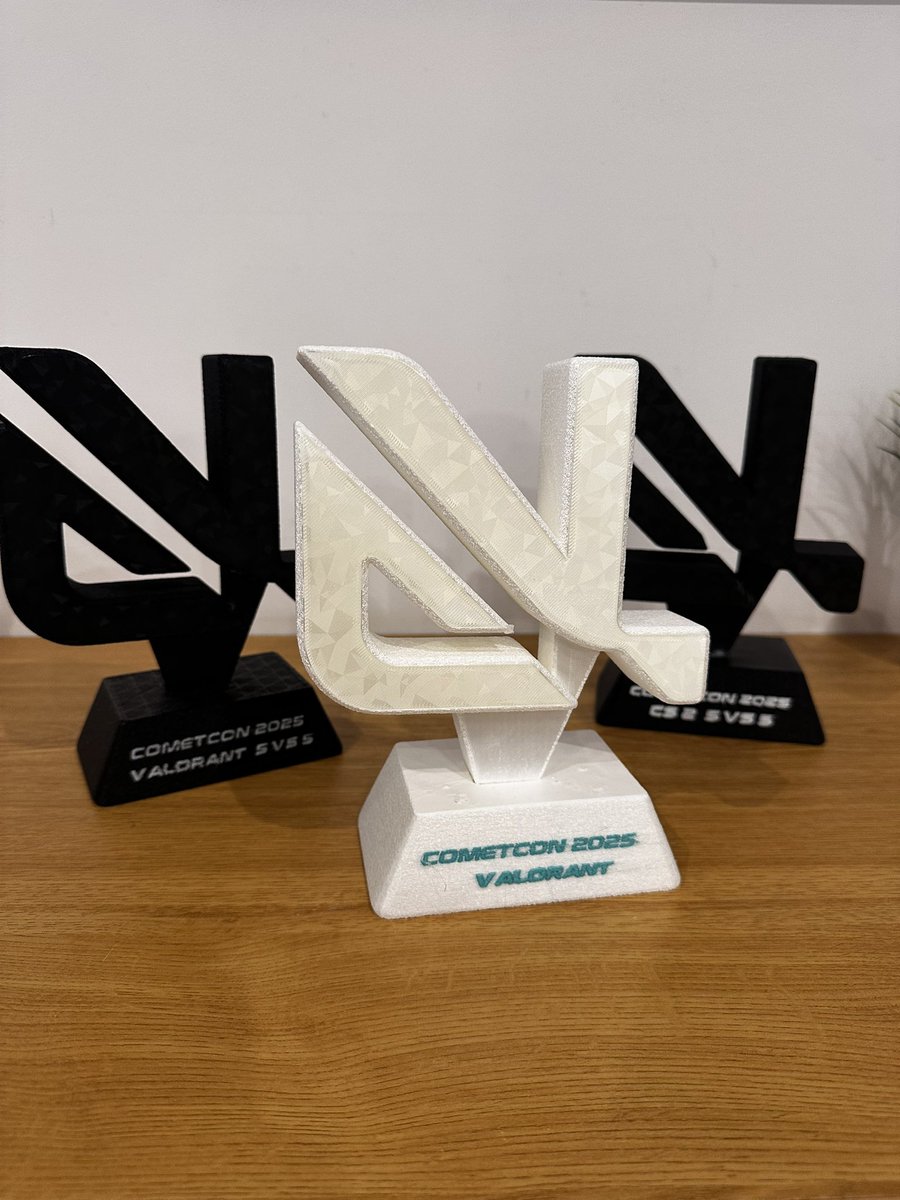 🏆 Trofeos de Valorant y CS2 en la <a href="/CometConES/">CometCon Asturias</a> 2025! ✅
Este finde nos vemos en Gijón para disfrutar de la mayor cita gamer y friki del norte 🔥🎮

¿Quién se los llevará? 👀
Nos vemos en el pabellón <a href="/UnicajaBanco/">Unicaja</a> - <a href="/PC_Box/">PCBOX</a>

#Cometcon2025 #Valorant #CS2 #Esports #Gijón