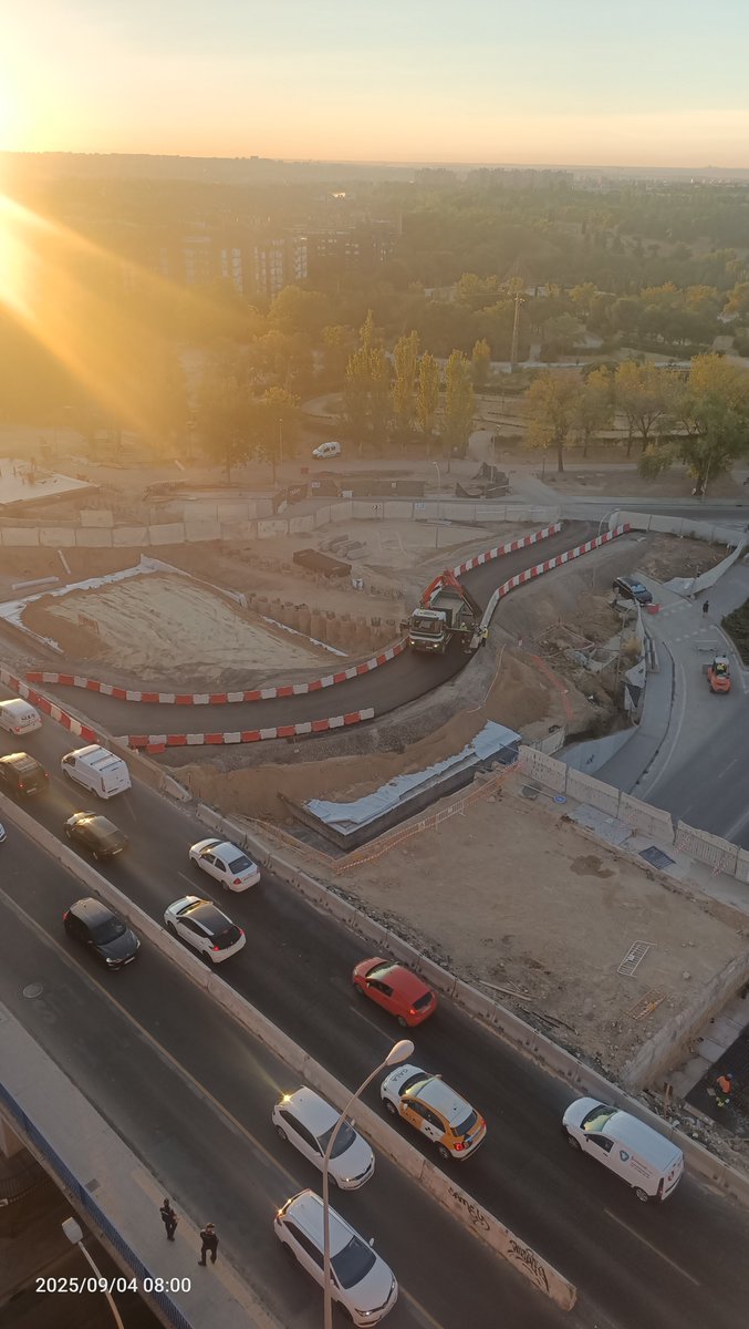<a href="/SeguimosObrasA5/">Seguimos Obras A5</a> envío foto de lo que será una nueva entrada a la A5 a la altura de la calle San Manuel