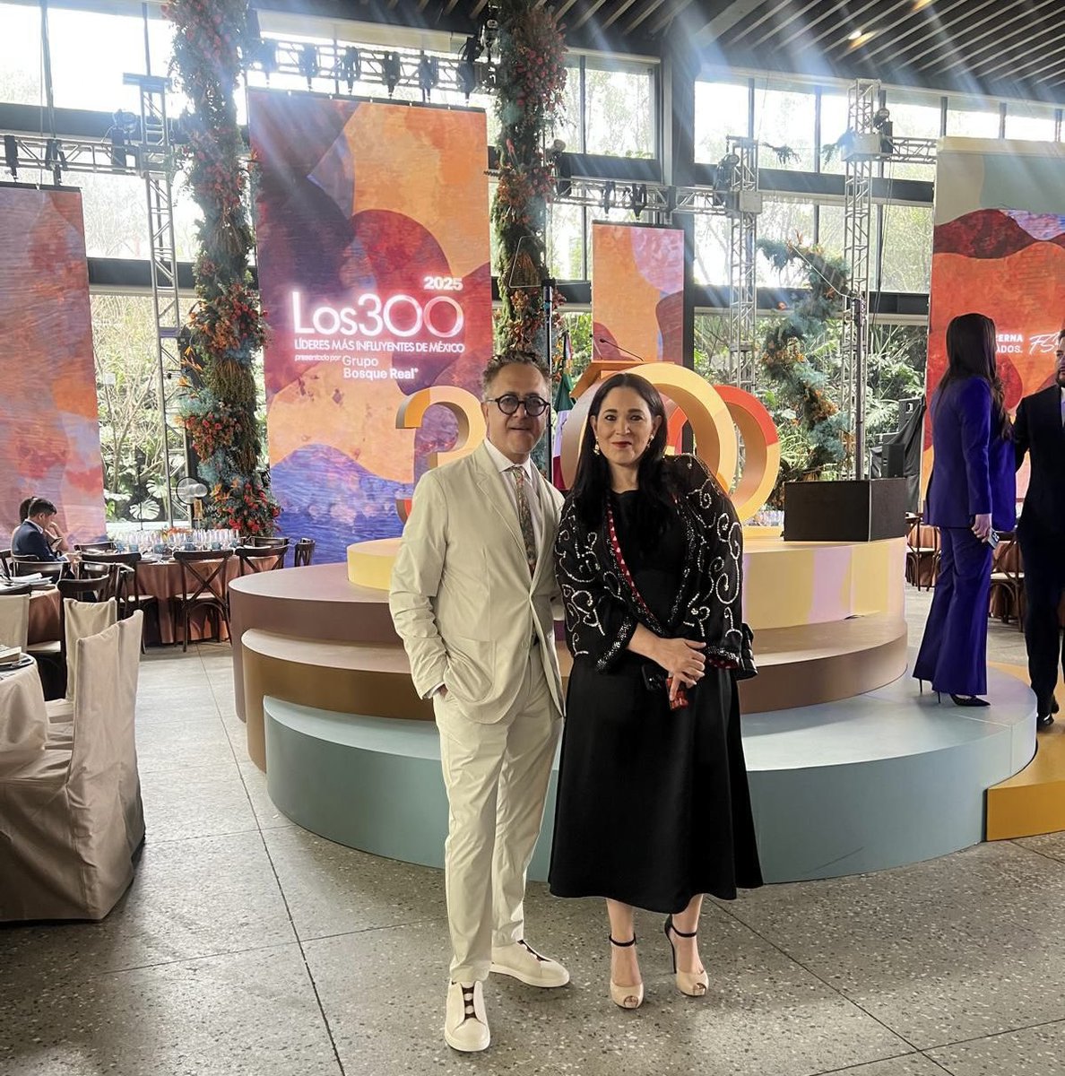 Coahuila presente en la Comida de los 300 líderes más influyentes de México, un espacio que reúne a ministras, ministros, artistas, periodistas, líderes de opinión, empresarios y referentes de la política nacional.

Felicidades a @LideresMexicanos por esta edición.