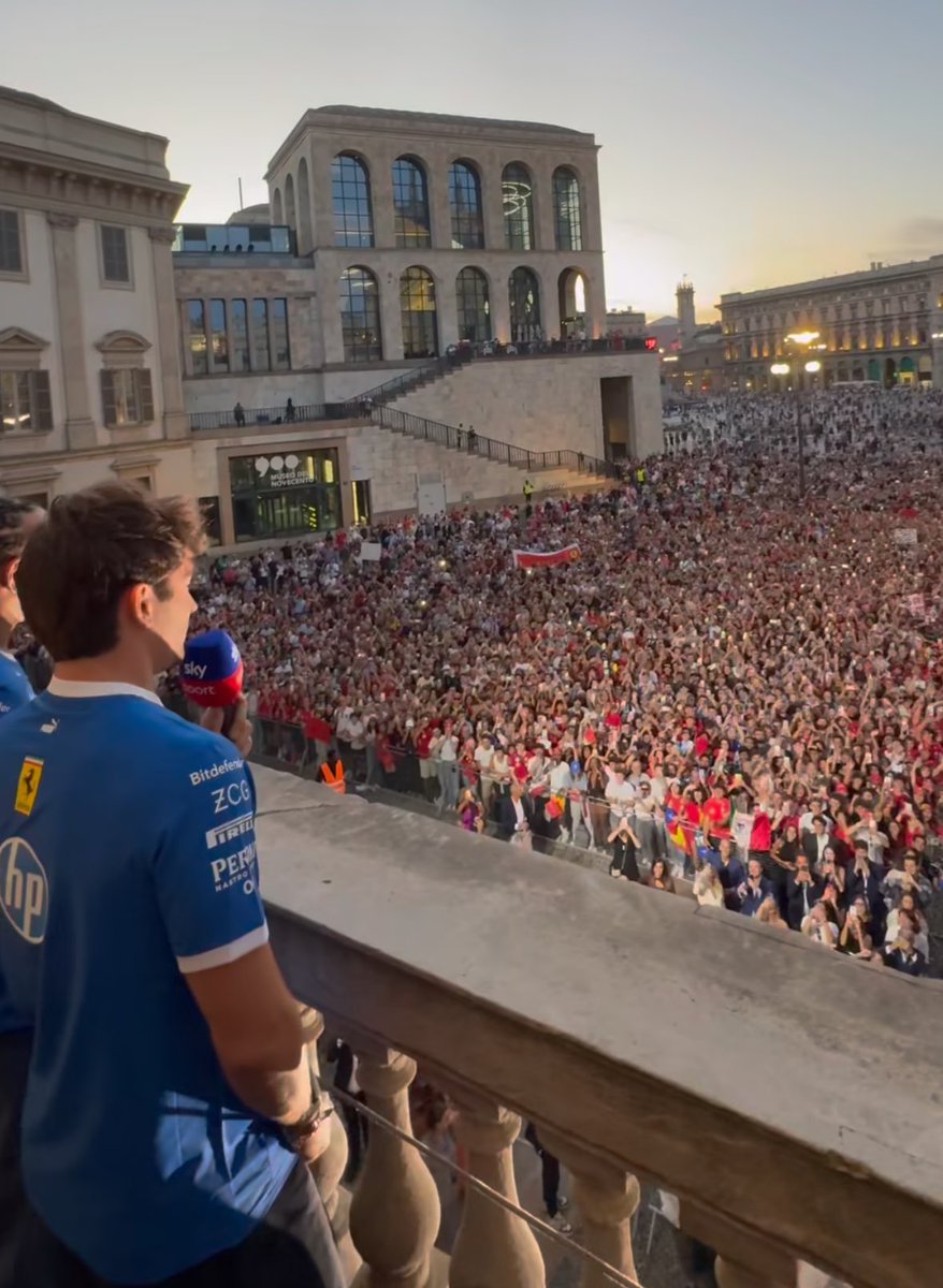 İtalya’da 2 din vardır: 

Hristiyanlık               ve              Ferrari