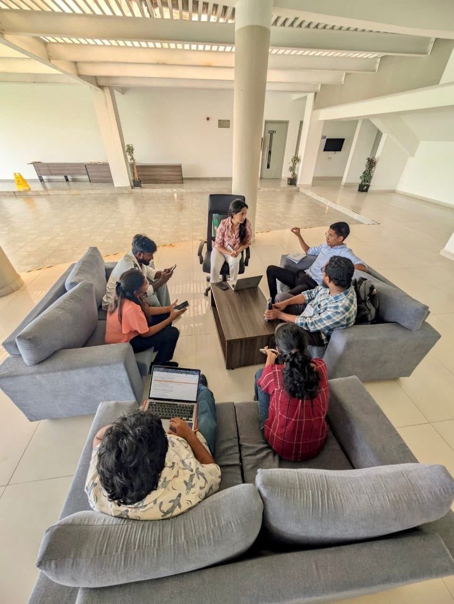 Rixty71's tweet image. Honored to represent Colombo as a delegate at #LCOYSriLanka discussing climate challenges &amp;amp; solutions for communities. Proud to help draft Sri Lanka’s Youth Statement for #COP30, amplifying youth voices in shaping both national and international climate action. 🌍✊