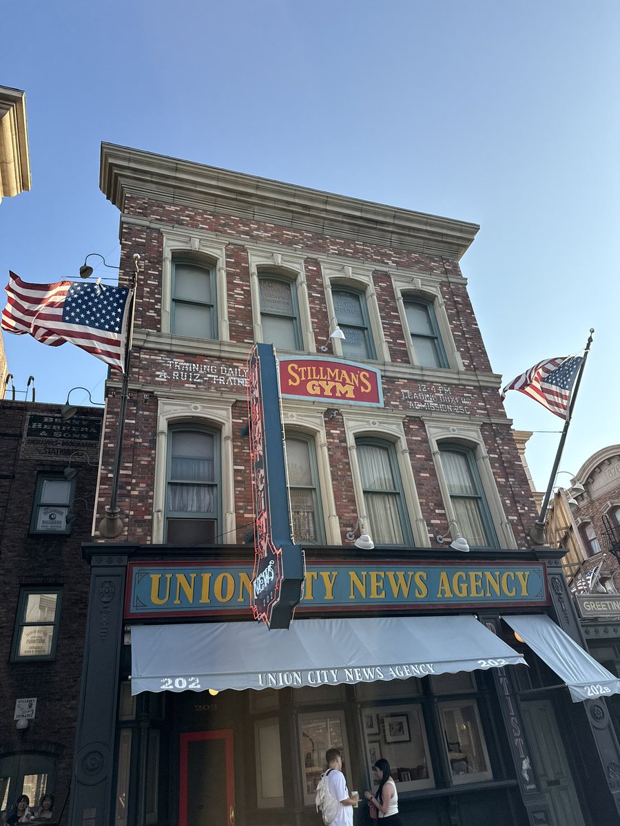 rustemphd's tweet image. visited universal studio
now i want to move to the US
is US really like this?