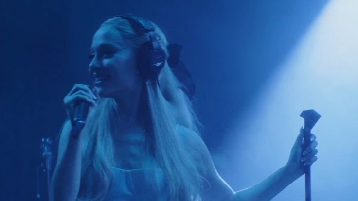 2nd of september and 2nd day of manifesting that we will get tickets to see ariana at the eternal sunshine tour 🩵